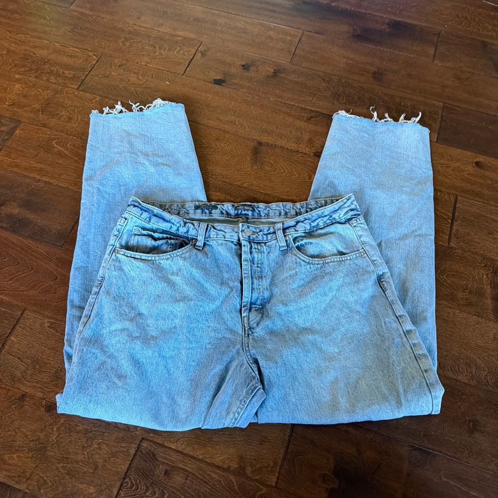 Wild Fable Womens High Rise Straight Leg Jeans Light Wash Raw Hem Size 16